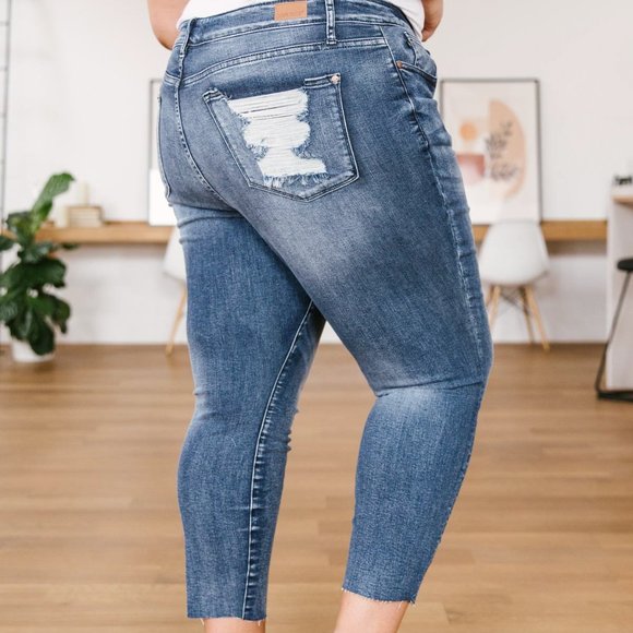 Judy Blue Chase Raw Hem Relaxed Fit Jeans 88191 - Picture 6 of 7